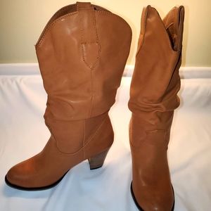 Women's pull on cowboy-style boots, size 8